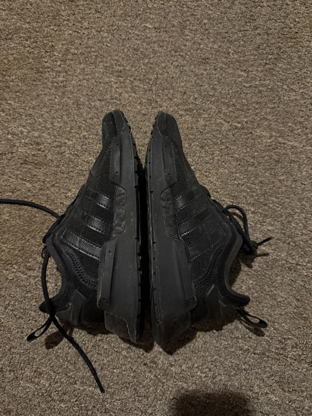adidas Men’s Black Low-Top Sneakers - Picture 5 of 6